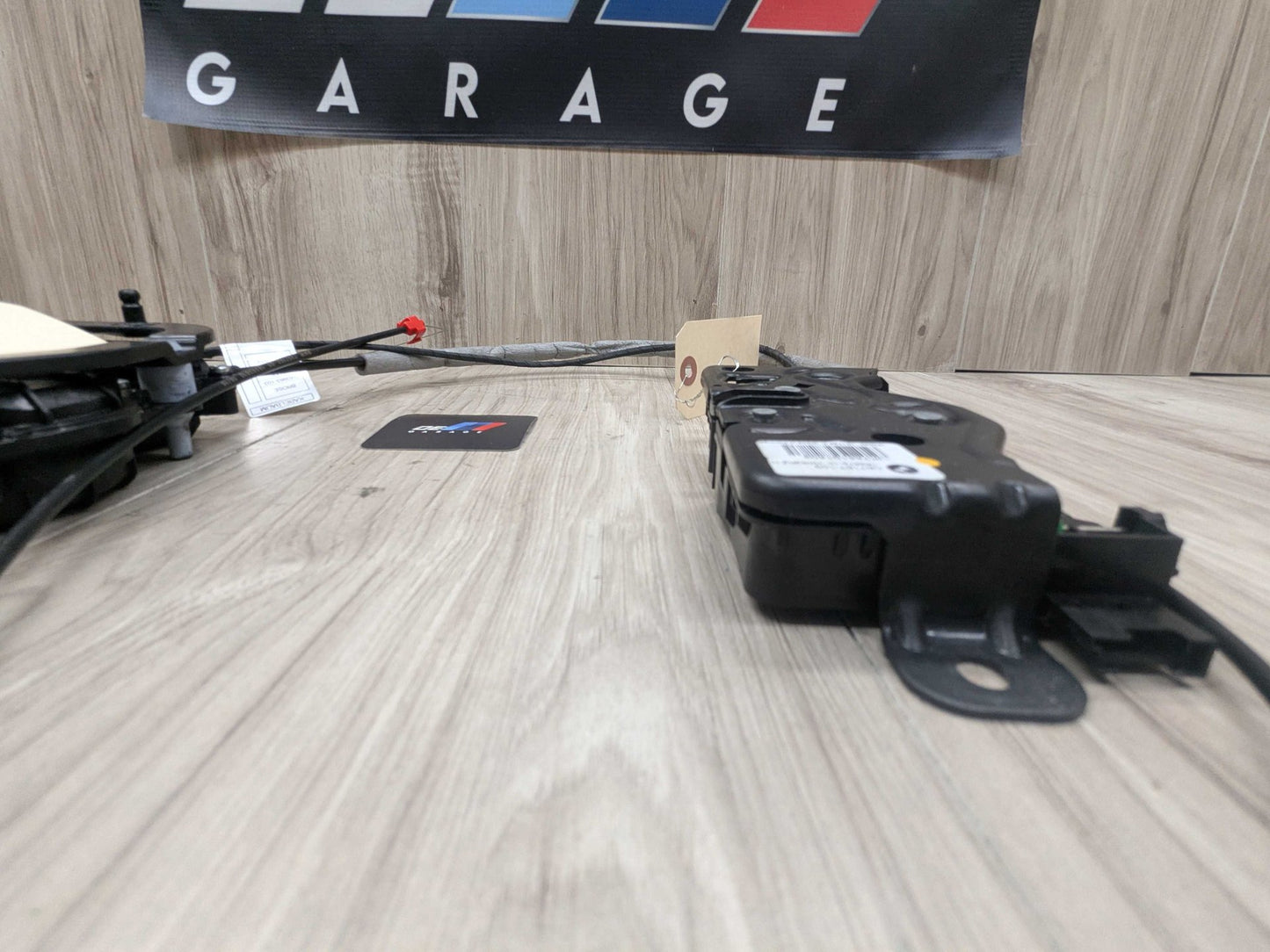 2017 BMW 740i G12 Liftgate Trunk Lid Liftgate Lock Latch Actuators SET 7357097 16-22 OEM BMW G11 G12 740 750 M760 Trunk Lid Power Lock Drive Actuator