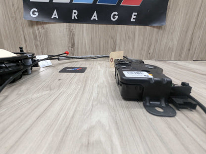 2017 BMW 740i G12 Liftgate Trunk Lid Liftgate Lock Latch Actuators SET 7357097 16-22 OEM BMW G11 G12 740 750 M760 Trunk Lid Power Lock Drive Actuator