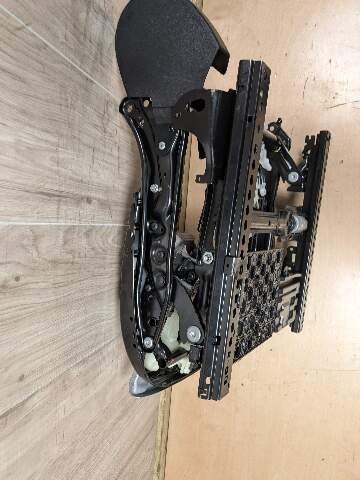 16-23 OEM BMW G12 G30 Front Right Passenger Seat Rail Track w/ Motors 7367546