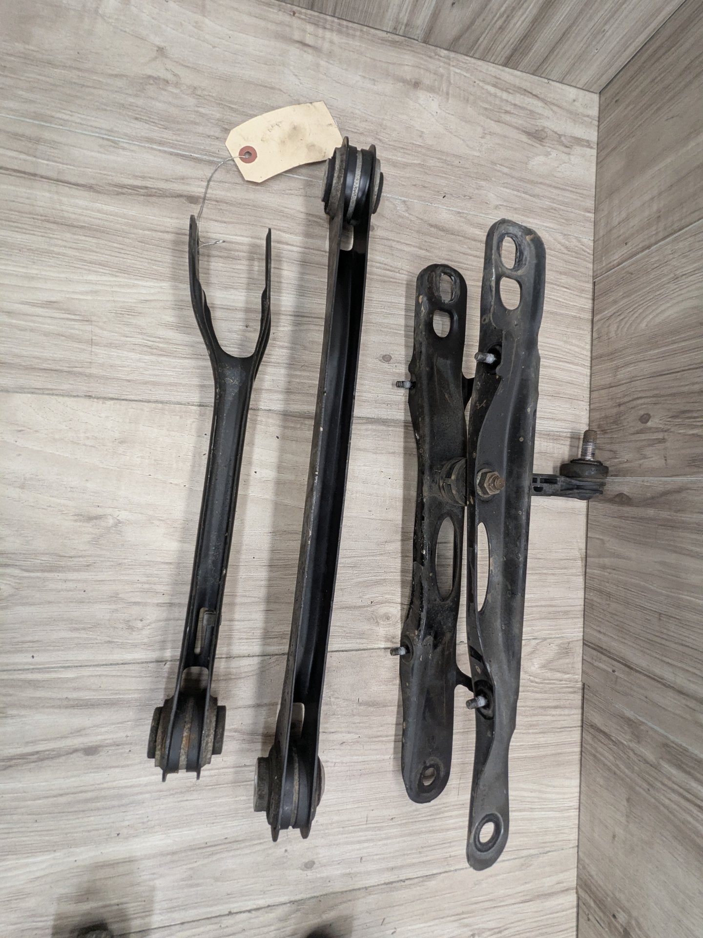 2018 BMW M550i G30 Rear Left Driver Control Arms SET 6861125 OEM BMW G11 G12 G14 G15 G16 G30 Rear Left Driver Upper Lower Control Arm SET