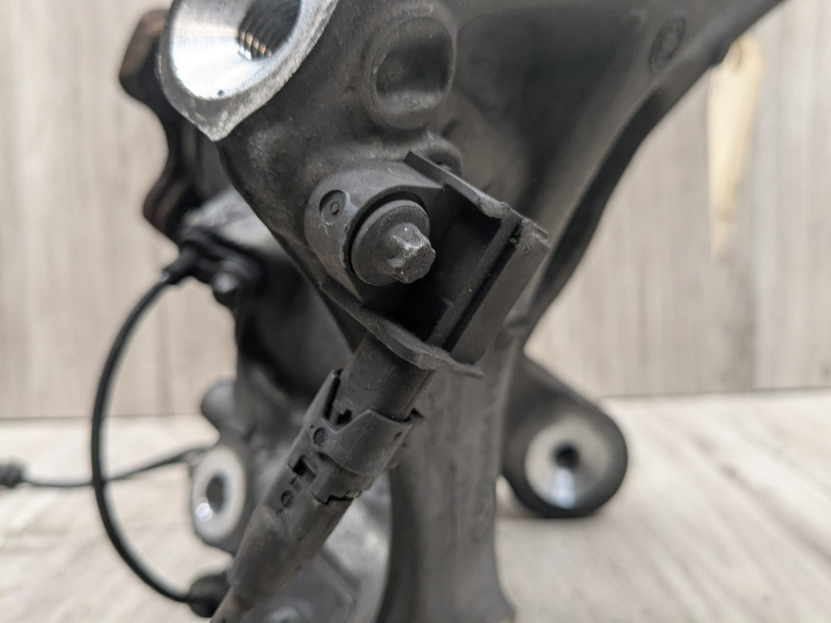 2017-2023 BMW M550i G30 Rear Right Passenger Spindle Knuckle w/ Bearing 6866338 17-23 OEM BMW G30 530 540 M5550 REAR Right Passenger Hub Knuckle Bearing Carrier OEM