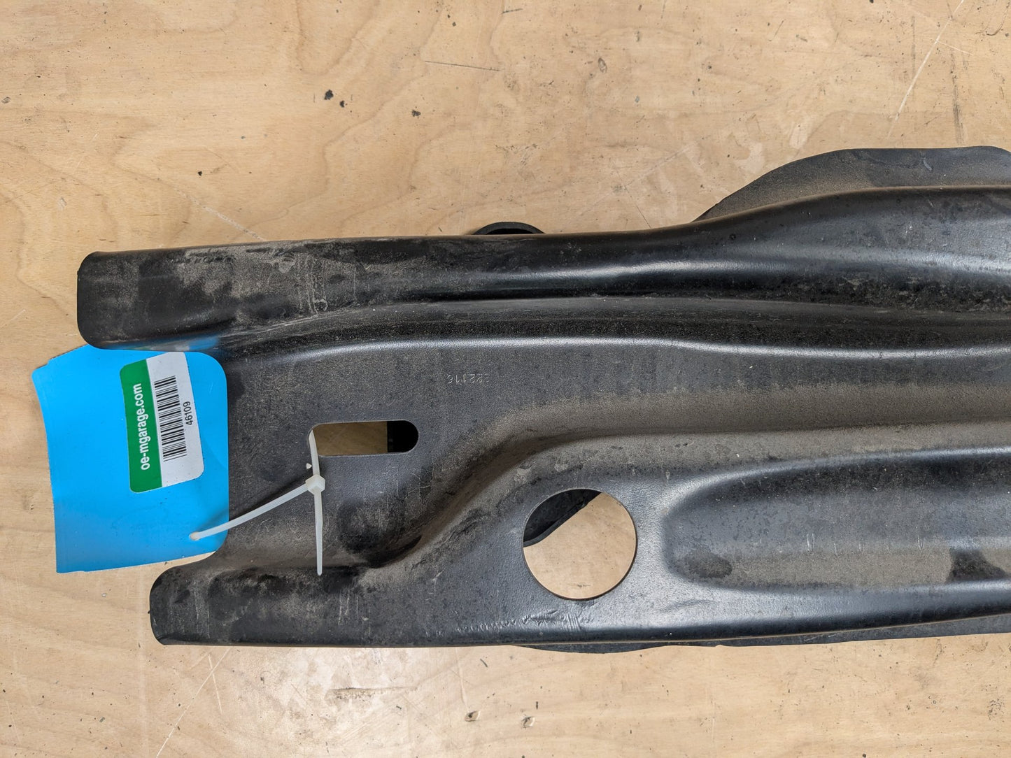 OEM BMW F22 F23 F87 228 M235 M240 Rear Bumper Reinforcement Carrier Impact Rebar