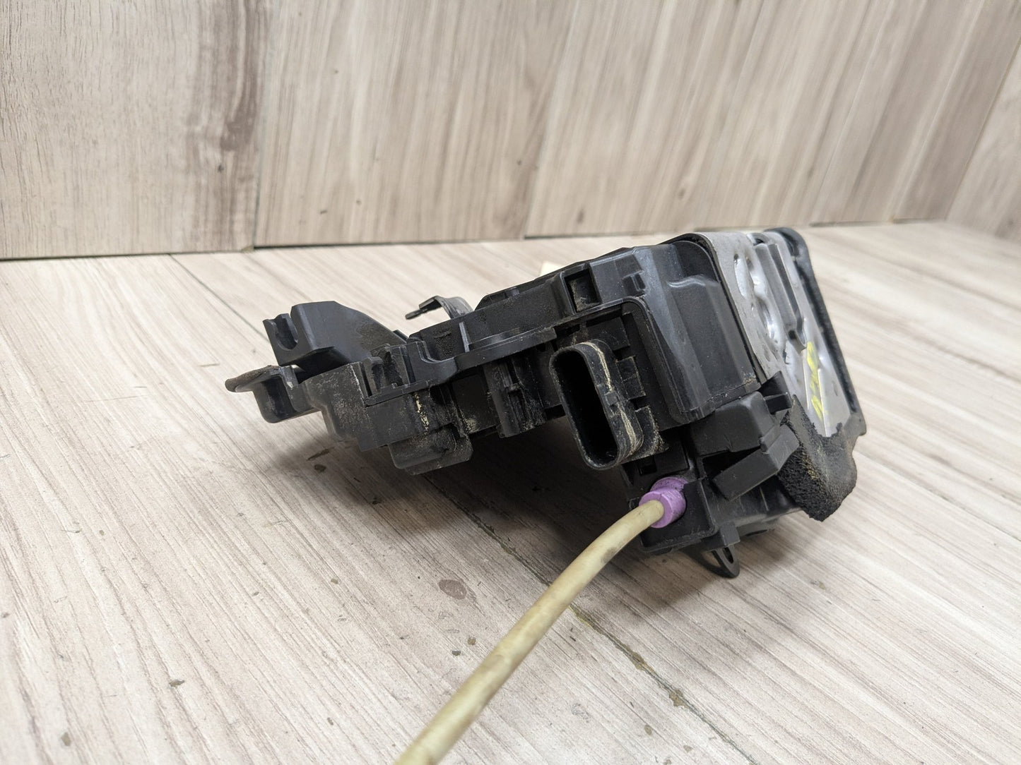2016 BMW 750i G12 Rear Right Passenger Door Latch Lock Actuator w/ Soft Close 2581898 OEM BMW G12 740 750 B7 REAR RIGHT PASSENGER Door Lock Latch Actuator SOFT CLOSE