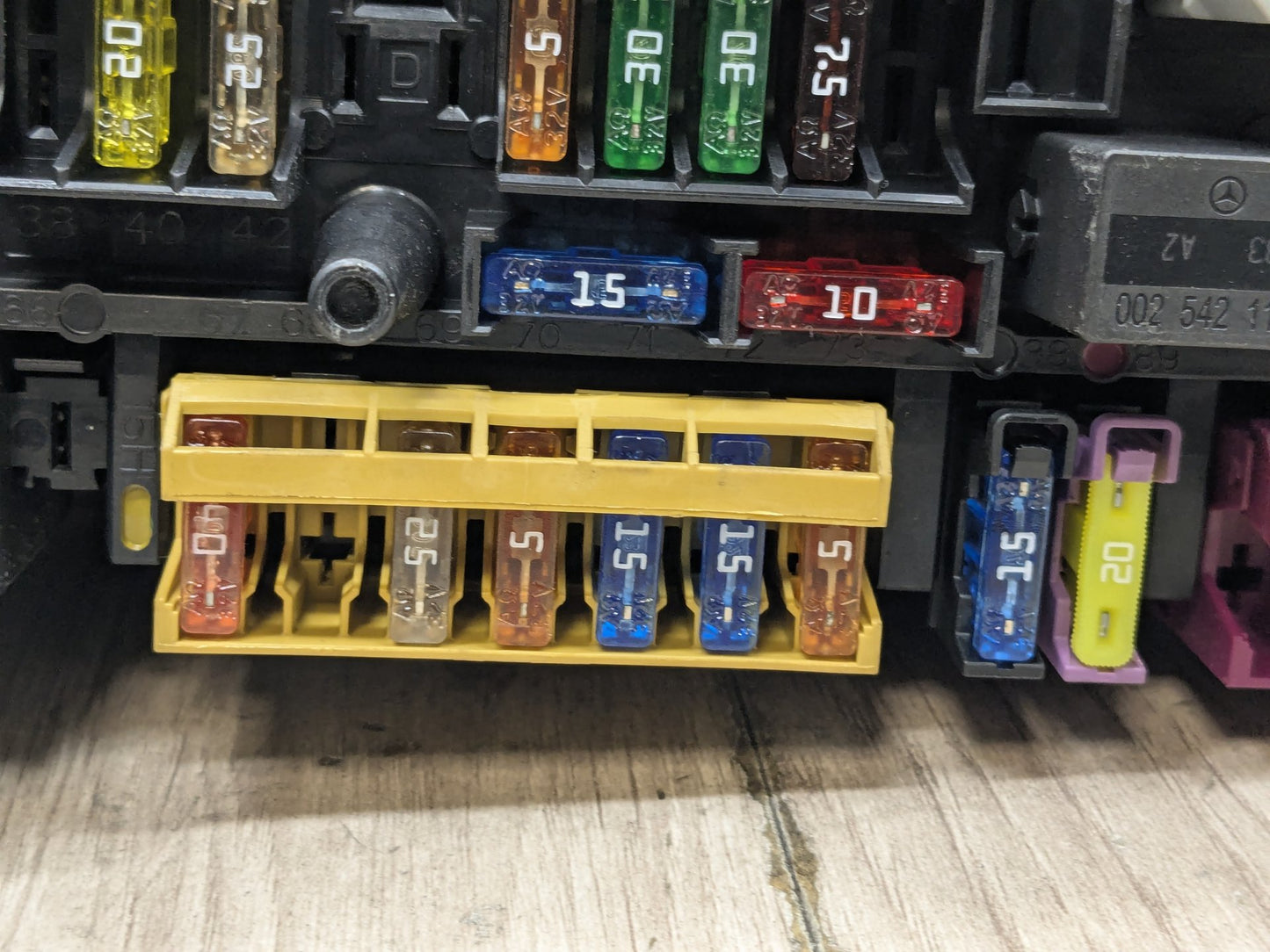 OEM Mercedes W207 W212 E350 E550 Rear SAM Trunk Signal Control w/ Fuse Box