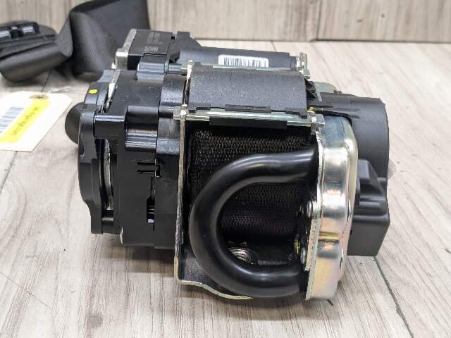 2019 BMW 330i G20 Front Right Passenger Seatbelt Seat Belt Retractor 7496308 OEM BMW G20 G80 330 M340 M3 Front Right Passenger Seat Belt Seatbelt Retractor