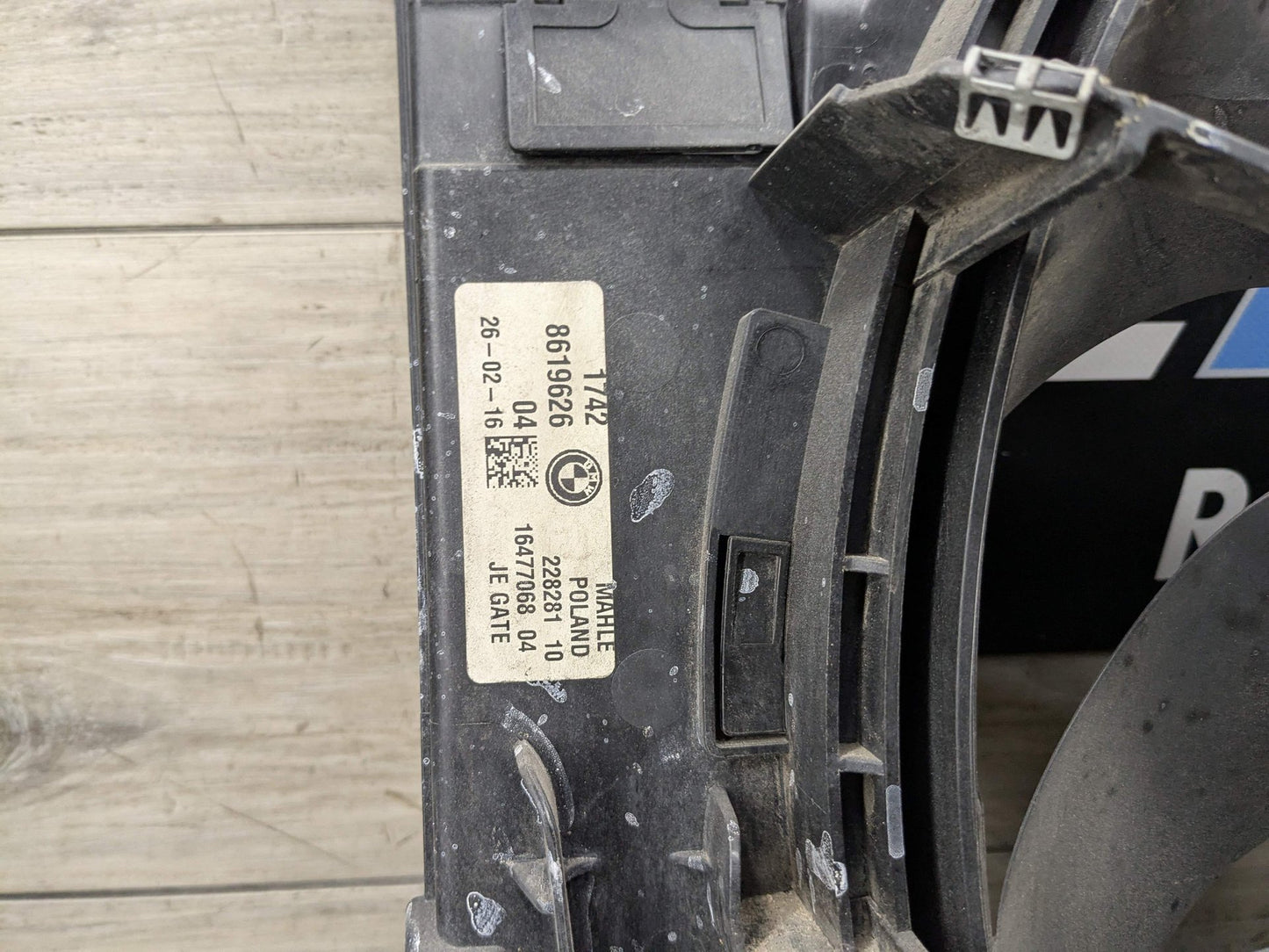 2016 BMW 740i G12 Radiator Fan Shroud Housing w/ Motor 8619626