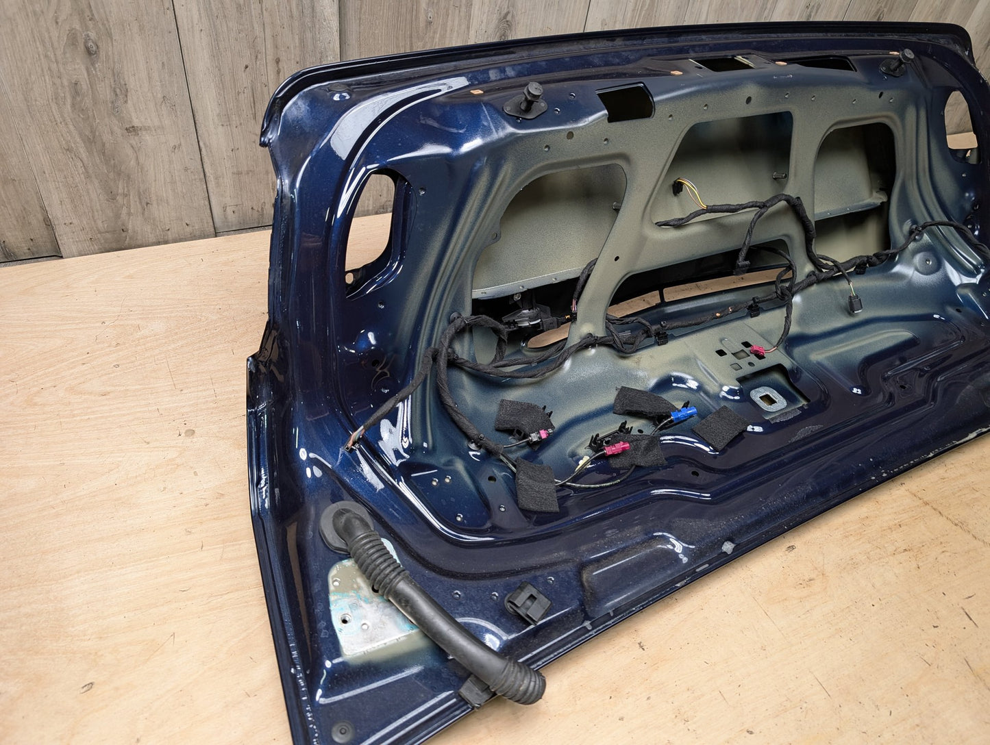 11-17 OEM Mercedes A207 C07 W207 E350 E400 E550 Trunk Lid Panel Deck Shell Blue Blue 890