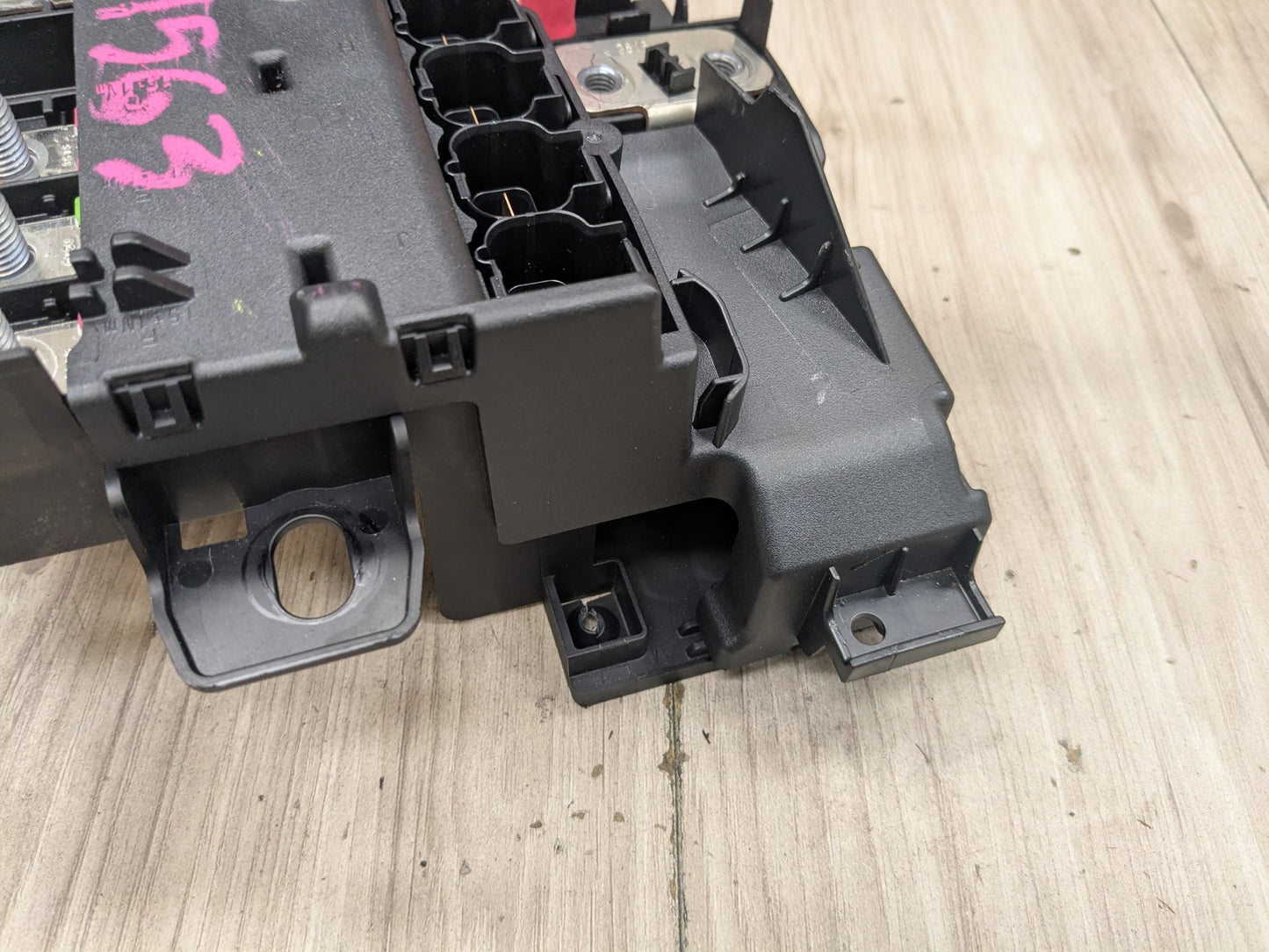 16-22 OEM BMW G12 G30 Rear Positive Battery Power Distribution Junction Fuse Box