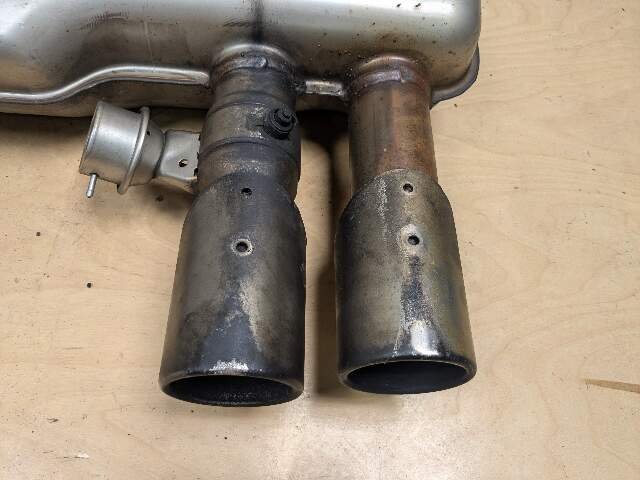 10-14 FOR BMW E70 E71 X5M X6M S63 Rear Exhaust Muffler w/ Dual Tips