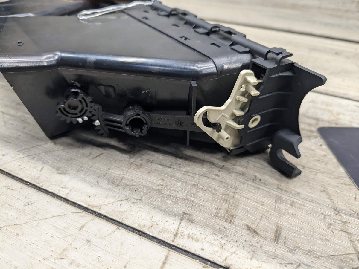 TAB BROKEN* OEM BMW E90 E91 328 335 E92 E93 335 M3 Dashboard Center Air Vents