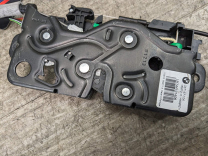 2018 BMW 540i G30 Liftgate Trunk Lid Liftgate Lock Latch Actuators SET 7441014 18-21 OEM BMW G30 M550 F90 M5 Trunk Lid Actuator Latch Lock System Assembly