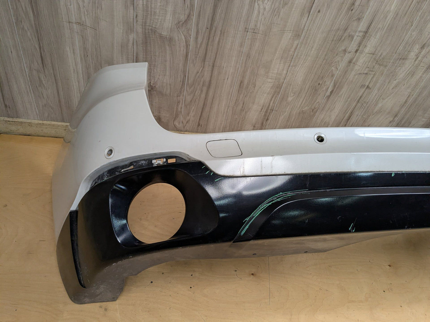 *14-18 OEM BMW F15 X5 Rear Bumper Cover PDC Holes w/ Diffuser N55 N57 White A96 MINERALWEISS METALLIC (A96)