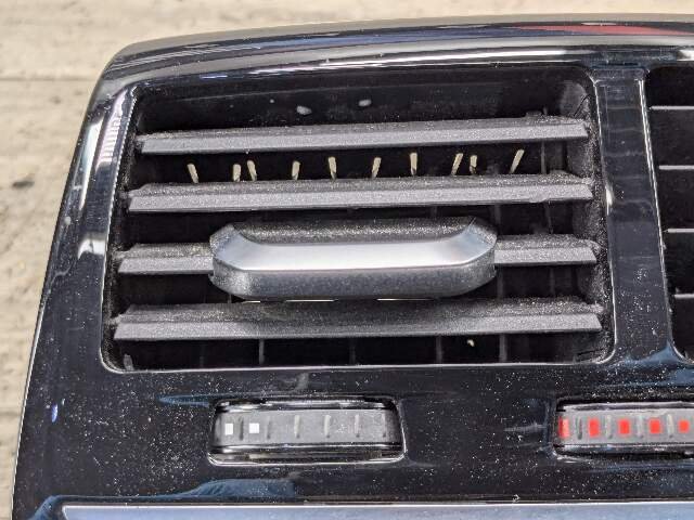 PRE-LCI OEM BMW F90 G30 530 540 M5550 Rear Center Console AC Air Vent Grille