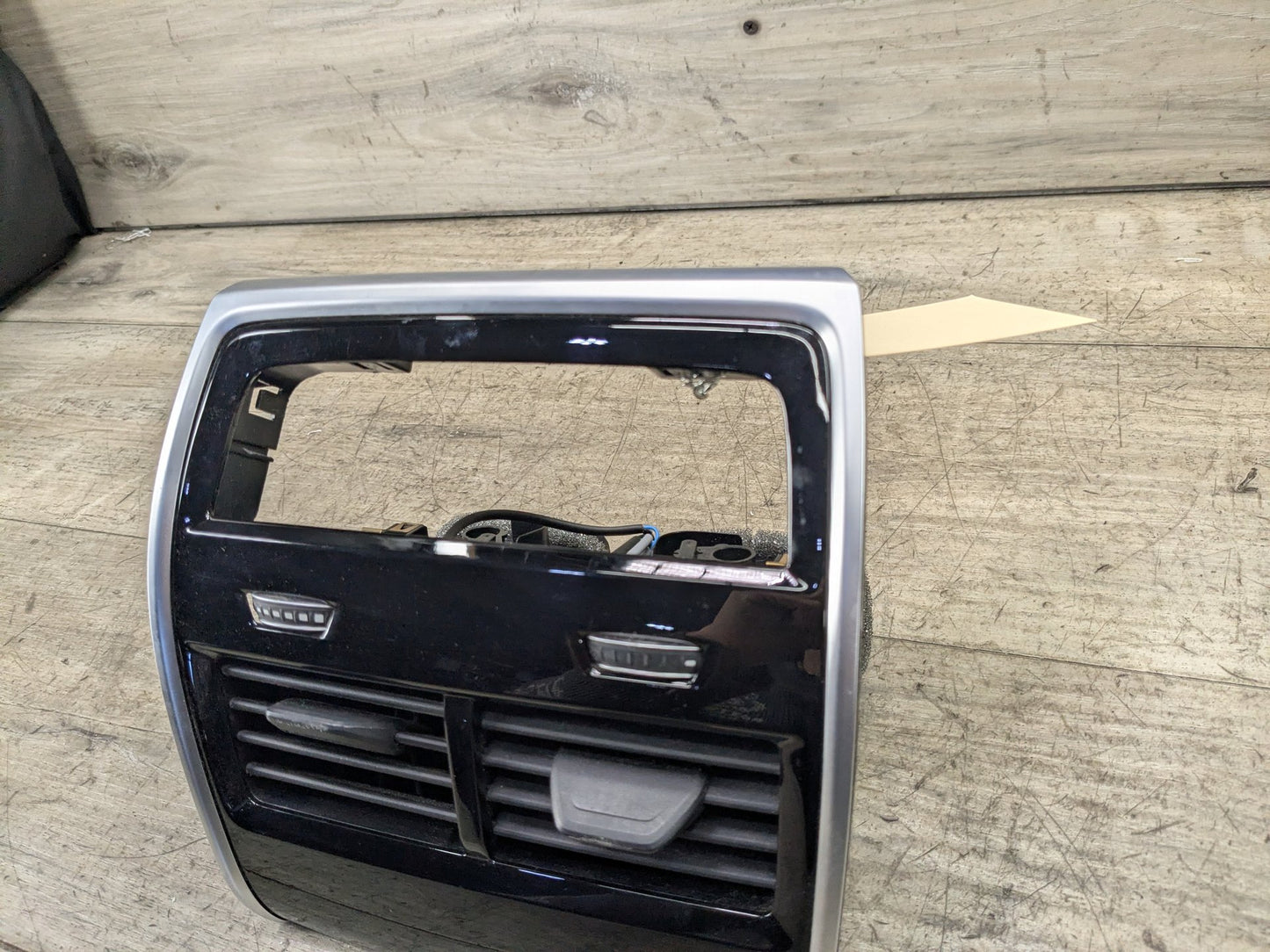 OEM BMW F95 F96 G05 G06 G07 G09 X5 X6 X7 REAR Center Console AC Air Vent Trim