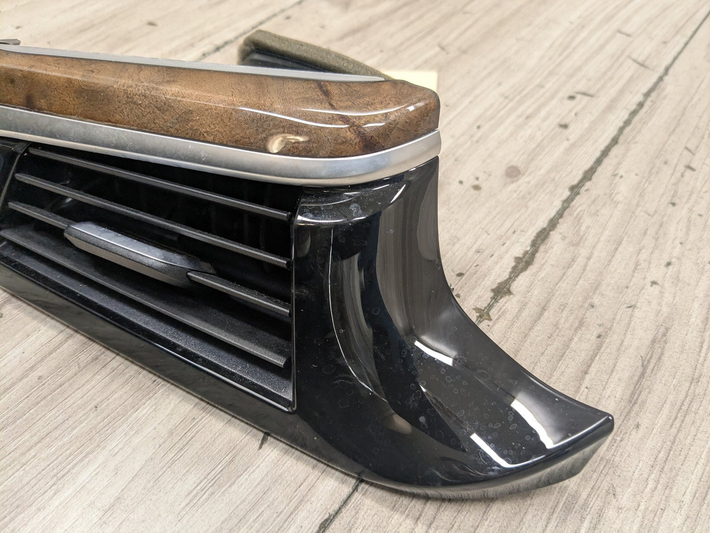 OEM BMW F90 M5 G30 G32 530 540 M550 640 Left Driver Side Air AC Vent Dash Grille