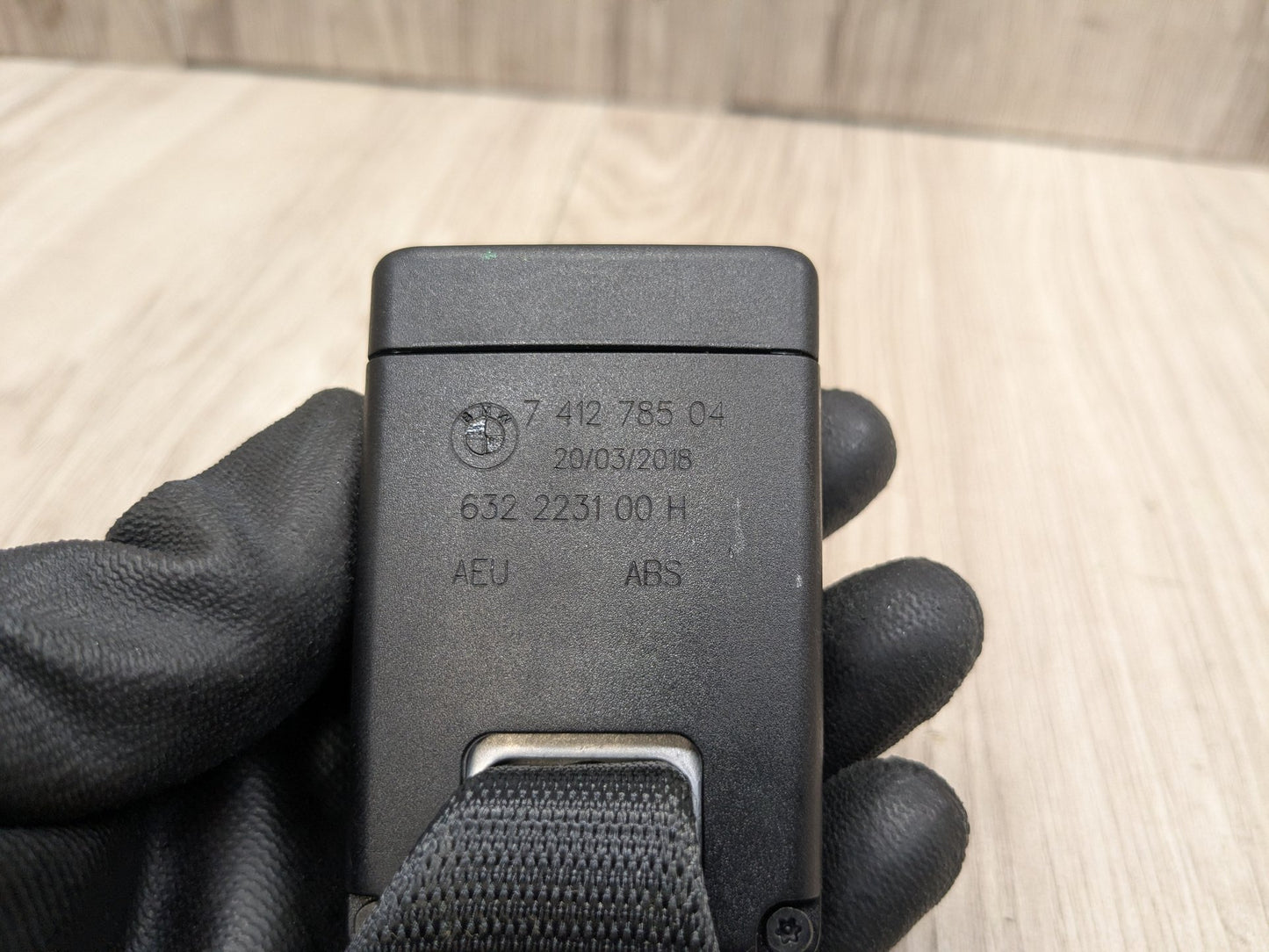 OEM BMW F90 M5 G30 530 540 M550 Rear Center Middle Seatbelt Seat Belt Buckle