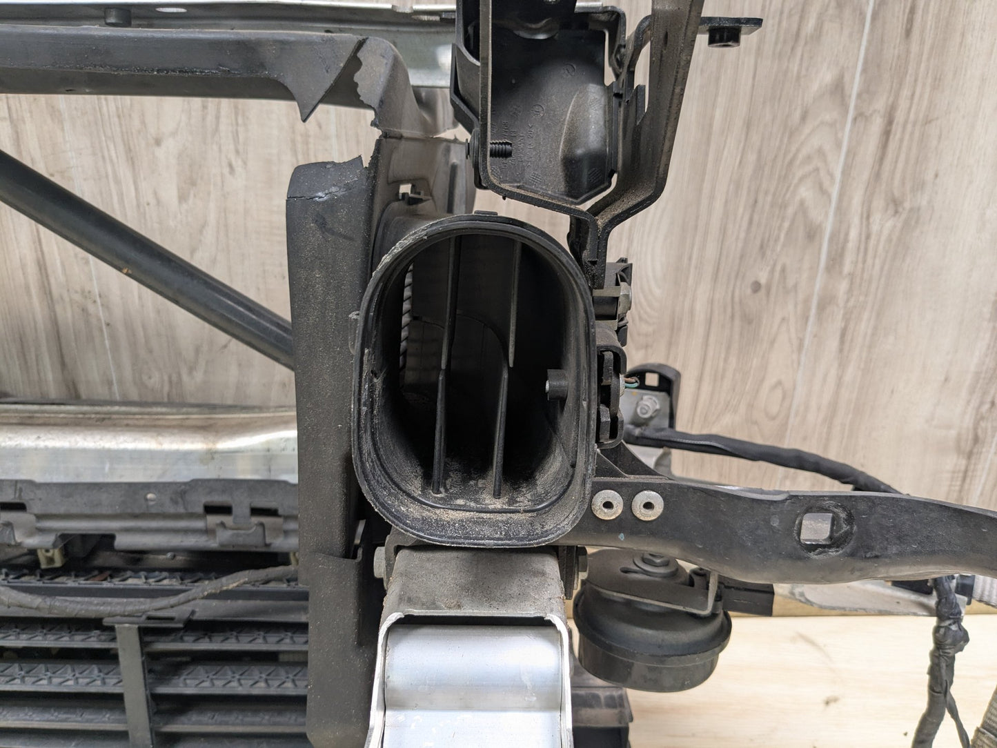 16-19 OEM BMW G11 G12 740 750 M SPORT Front Reinforcement Clip Radiator Support
