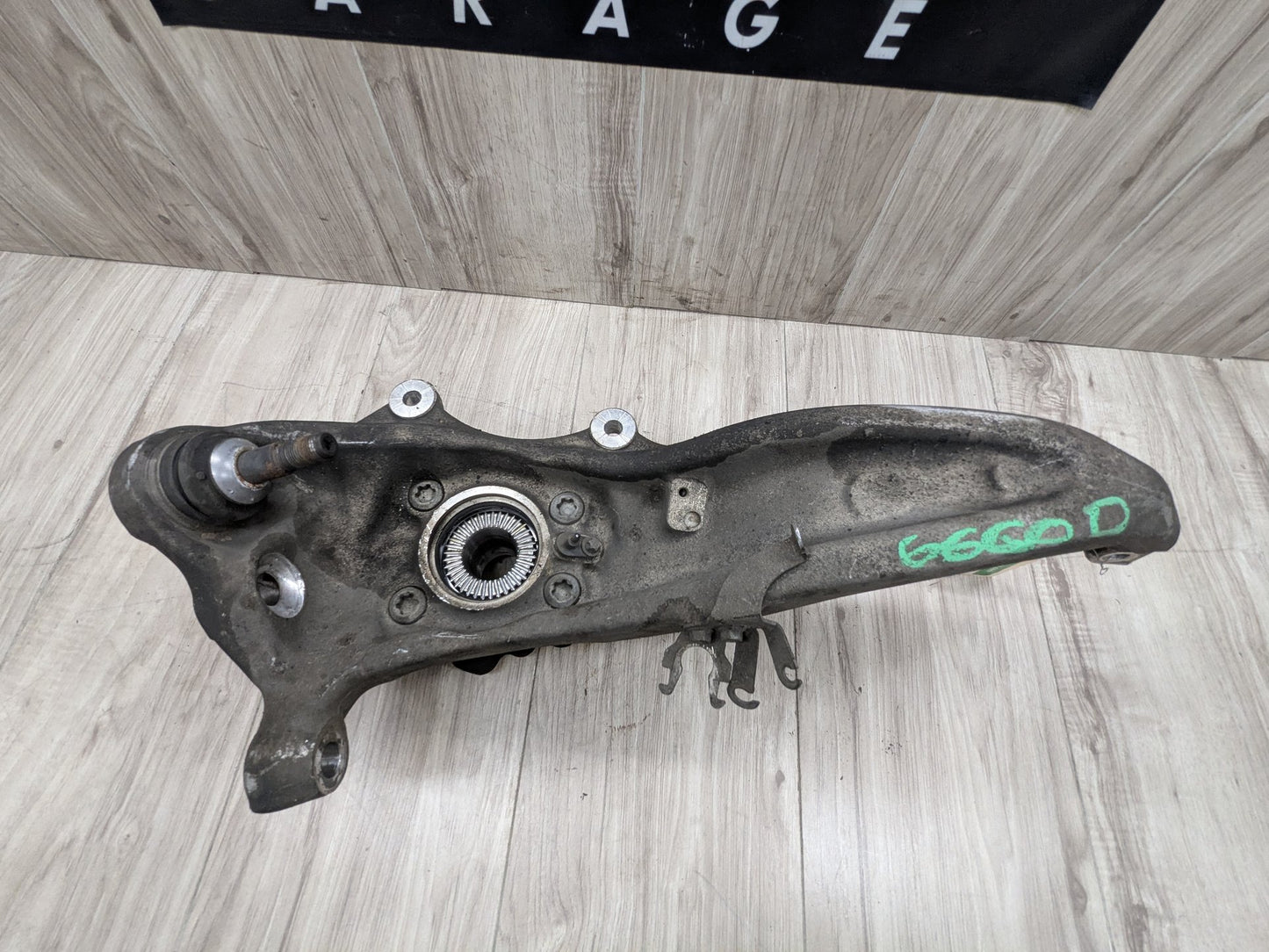 OEM BMW G30 530 540 M550 AWD Front Left Driver Hub Spindle Knuckle Wheel Bearing