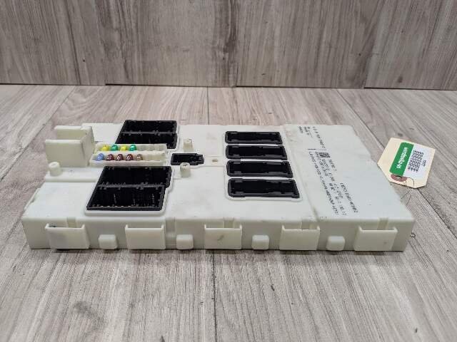 OEM BMW F22 F30 F32 F33 F36 F80 F82 Body Control Junction Box Module FEM