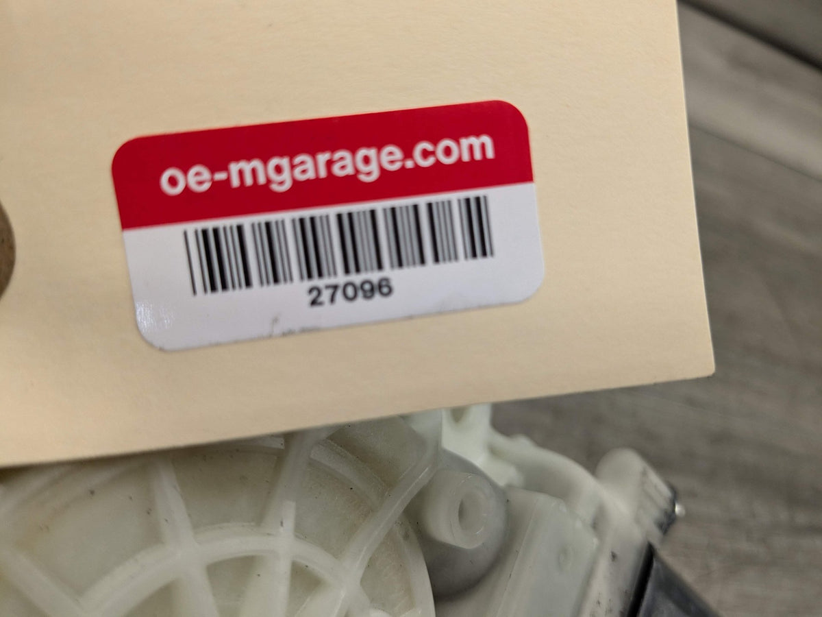 2020 BMW M340i G20 Rear Left Driver Door Window Glass Regulator Motor 8495867 19-24 OEM BMW G20 330 340 Rear Left Driver Side Door Window Regulator Motor OEM