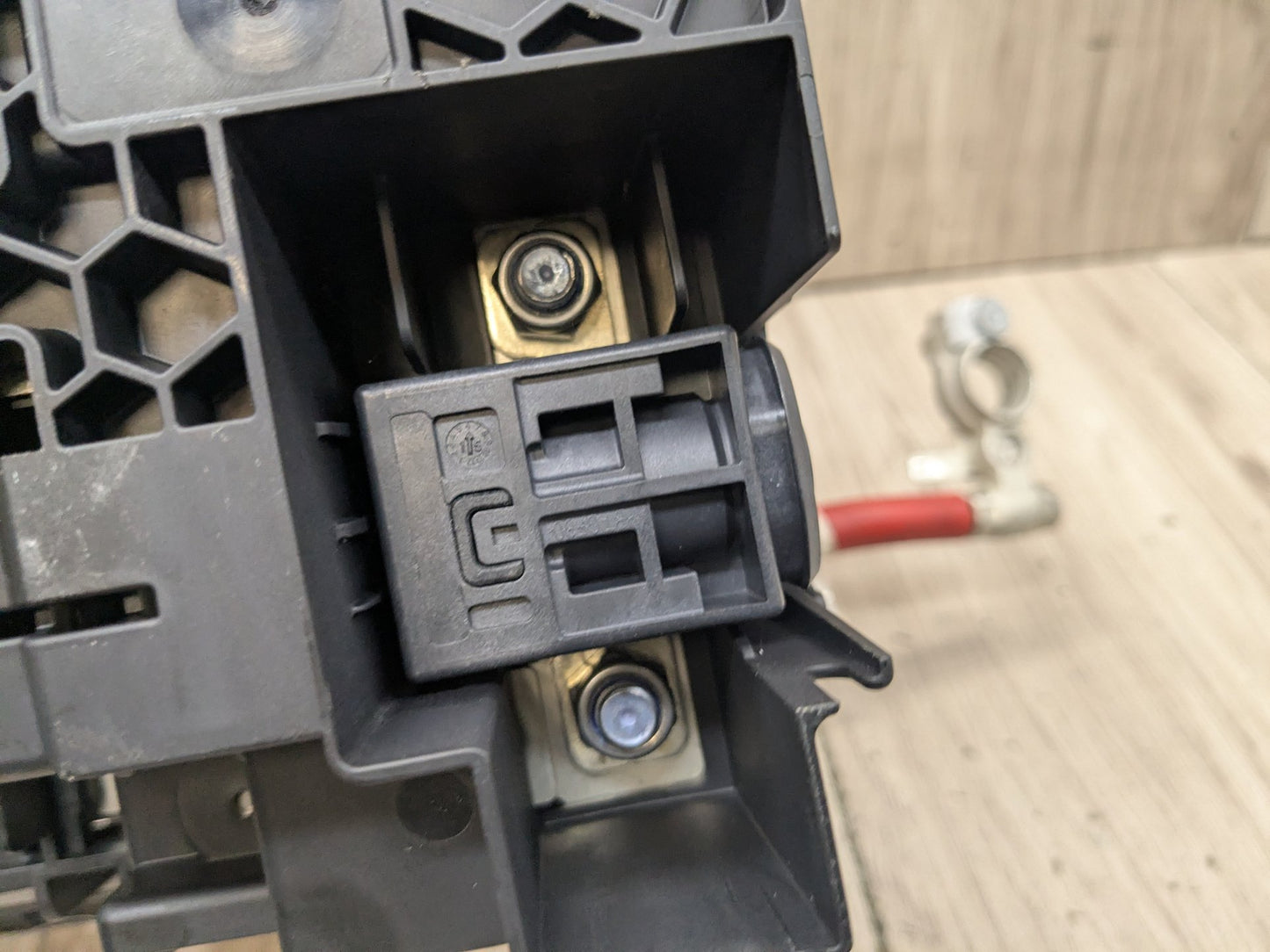 16-22 OEM BMW G12 G30 Rear Positive Battery Power Distribution Junction Fuse Box