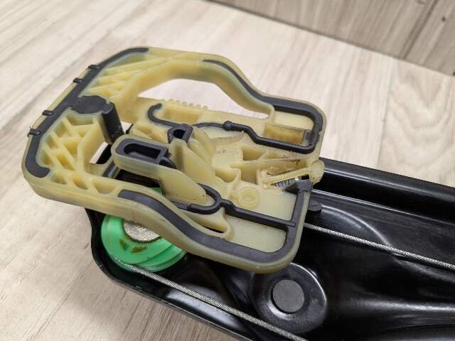 11-18 OEM BMW F25 X3 Front Right Passenger Door Window Regulator Motor