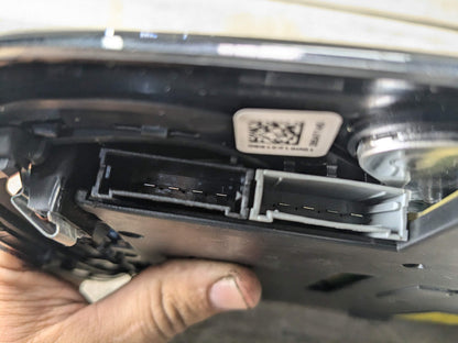 OEM BMW G01 G02 G05 G20 G30 F90 M5 Front Roof Console Dome Light SOS Switch