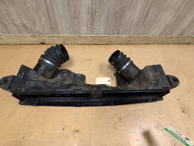 10-14 OEM BMW E70 E71 X5M X6M Engine S63 Air Intake Muffler Filter Box Housing
