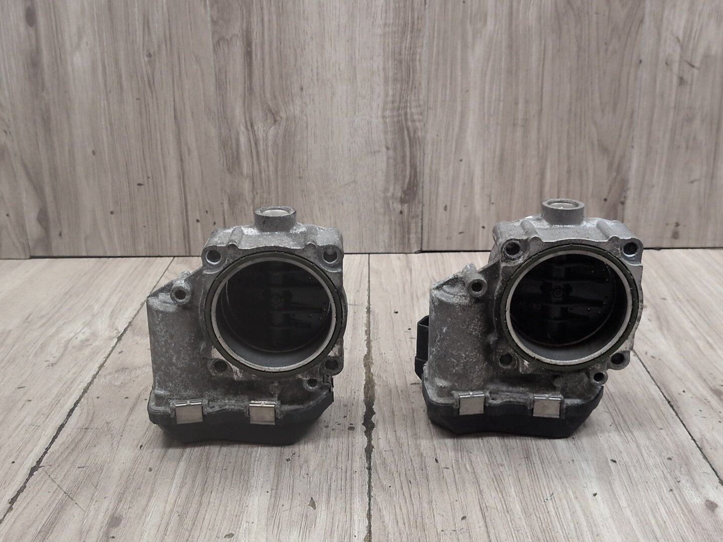 10-19 BMW F10 F12 F13 F01 F02 F15 S63 Intake Manifold Throttle Housing Assembly