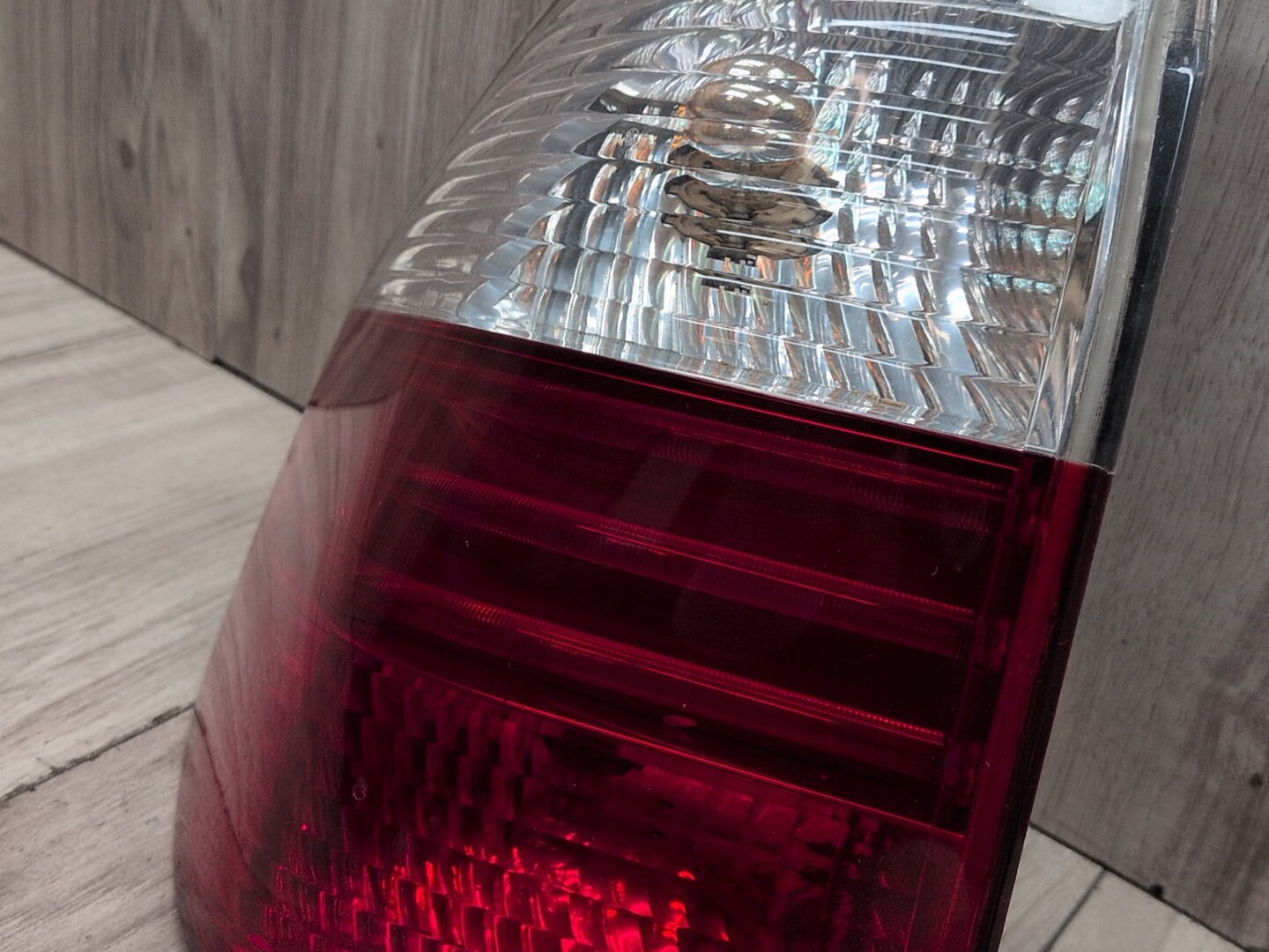 2004-2010 BMW X3 E83 Rear Left Driver Outer Tail Light 7162211