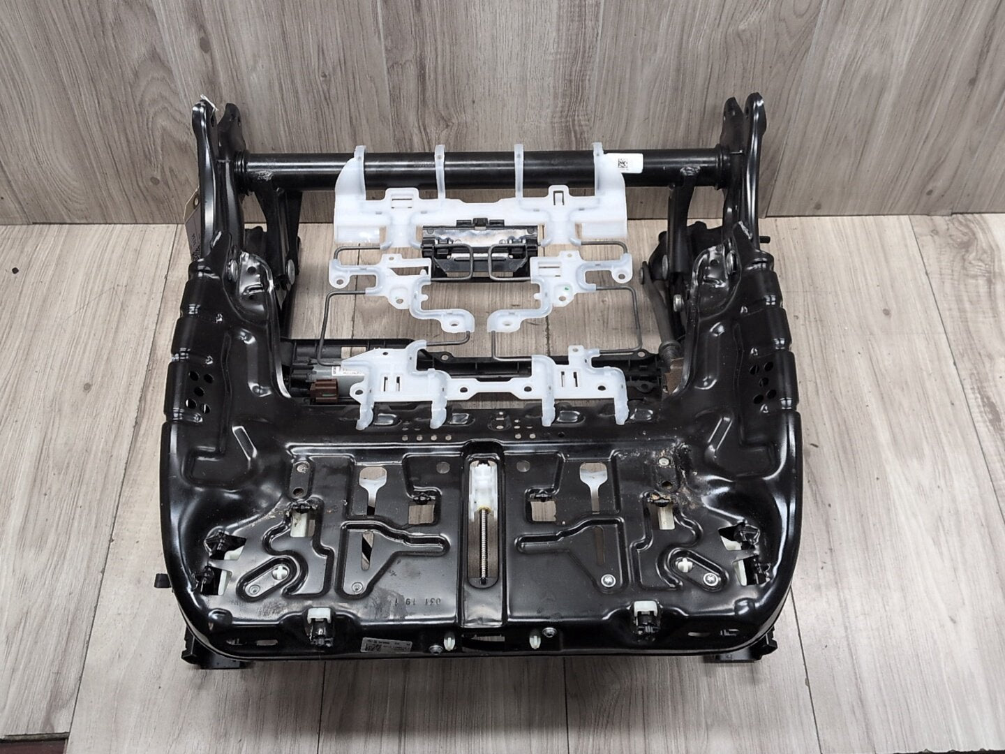 2019 - 2026 BMW X5 G05 Front Right Passenger Seat Lower Track Frame Assembly 7459218 N63B44M3