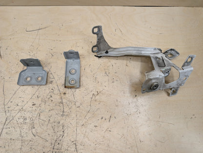 2016-2022 BMW 750i G12 Front Left Driver Fender Brackets SET 7347425
