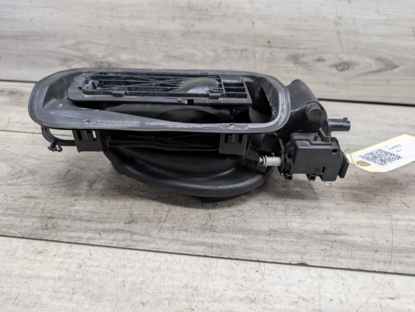 14-20 OEM BMW F32 F82 M4 Gas Fuel Tank Filler Door Cap Lid Cover Assembly