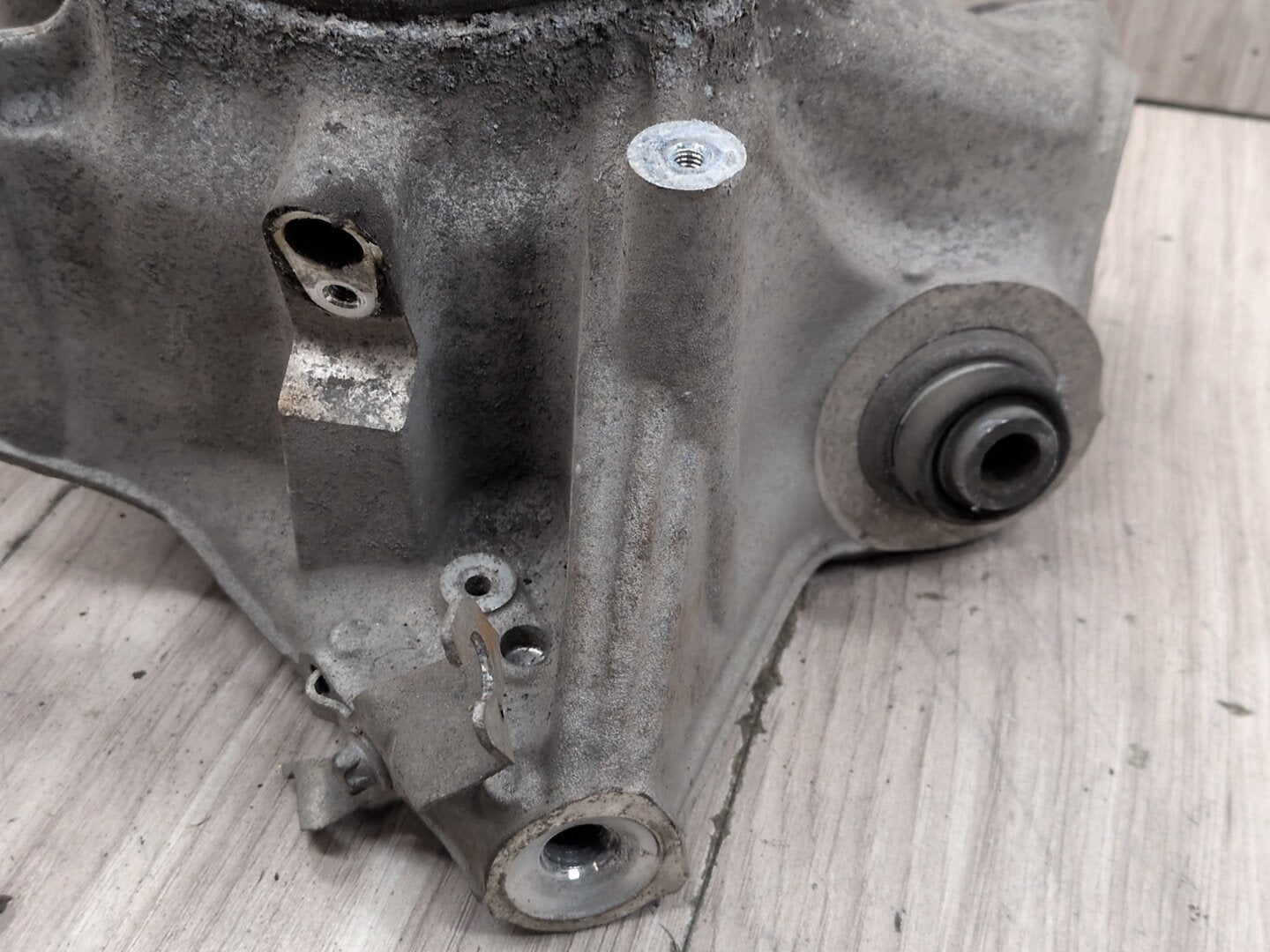 OEM BMW G05 G06 G07 X5 X6 X7 Rear Right Passenger Hub Spindle Knuckle Bearing