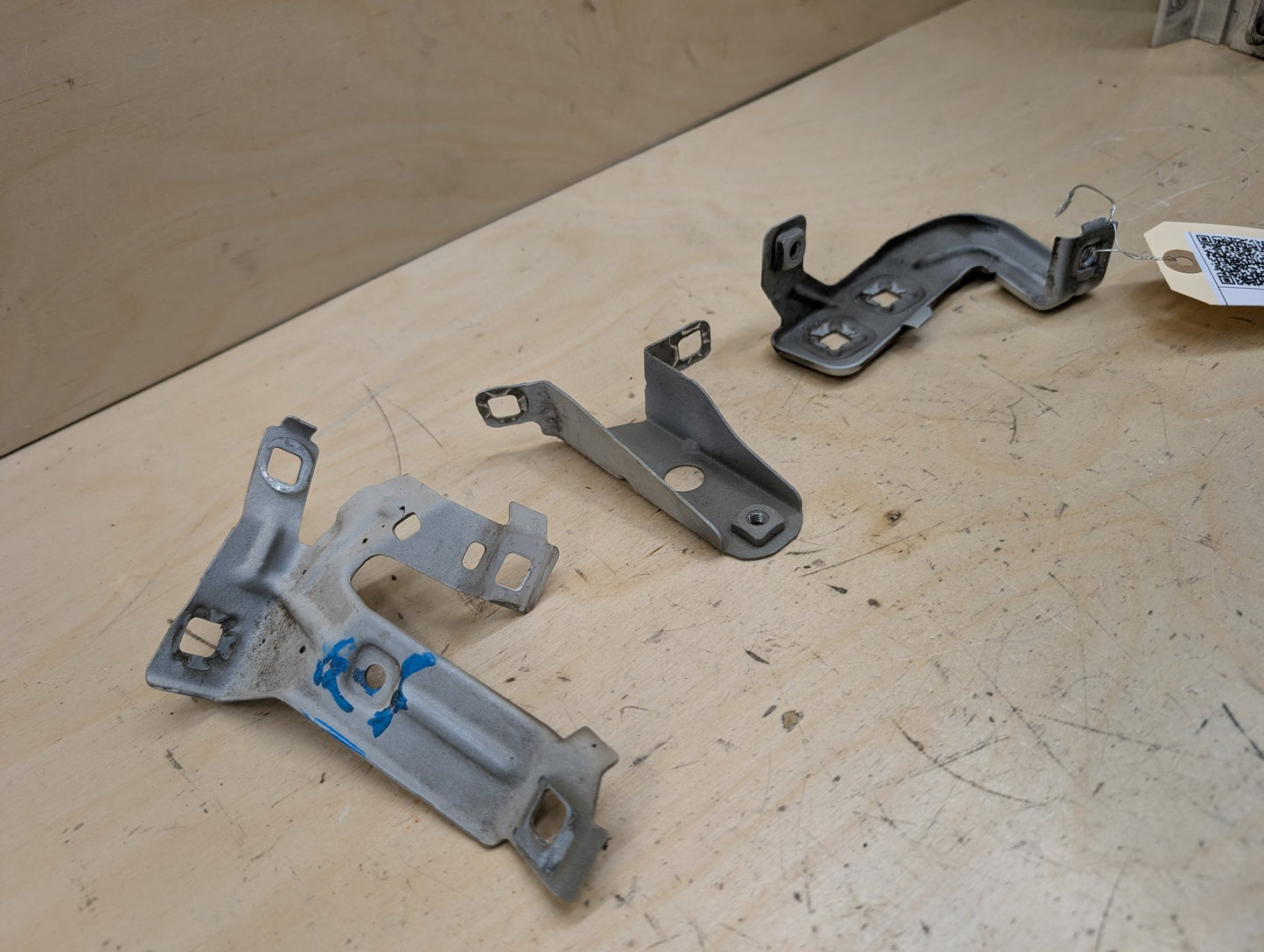 15-20 OEM BMW F80 F82 F83 M3 M4 Left Driver Fender Bracket Mount Carrier SET