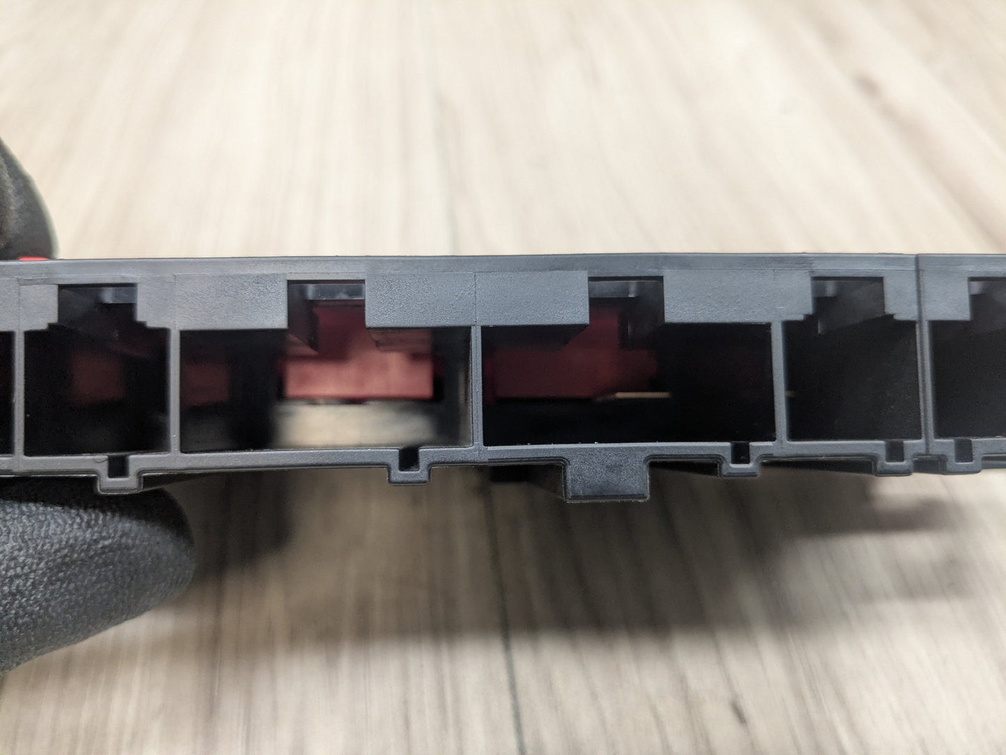 OEM BMW G11 G12 G14 G15 G16 G30 B+ Junction Terminal Power Relay Fuse Box