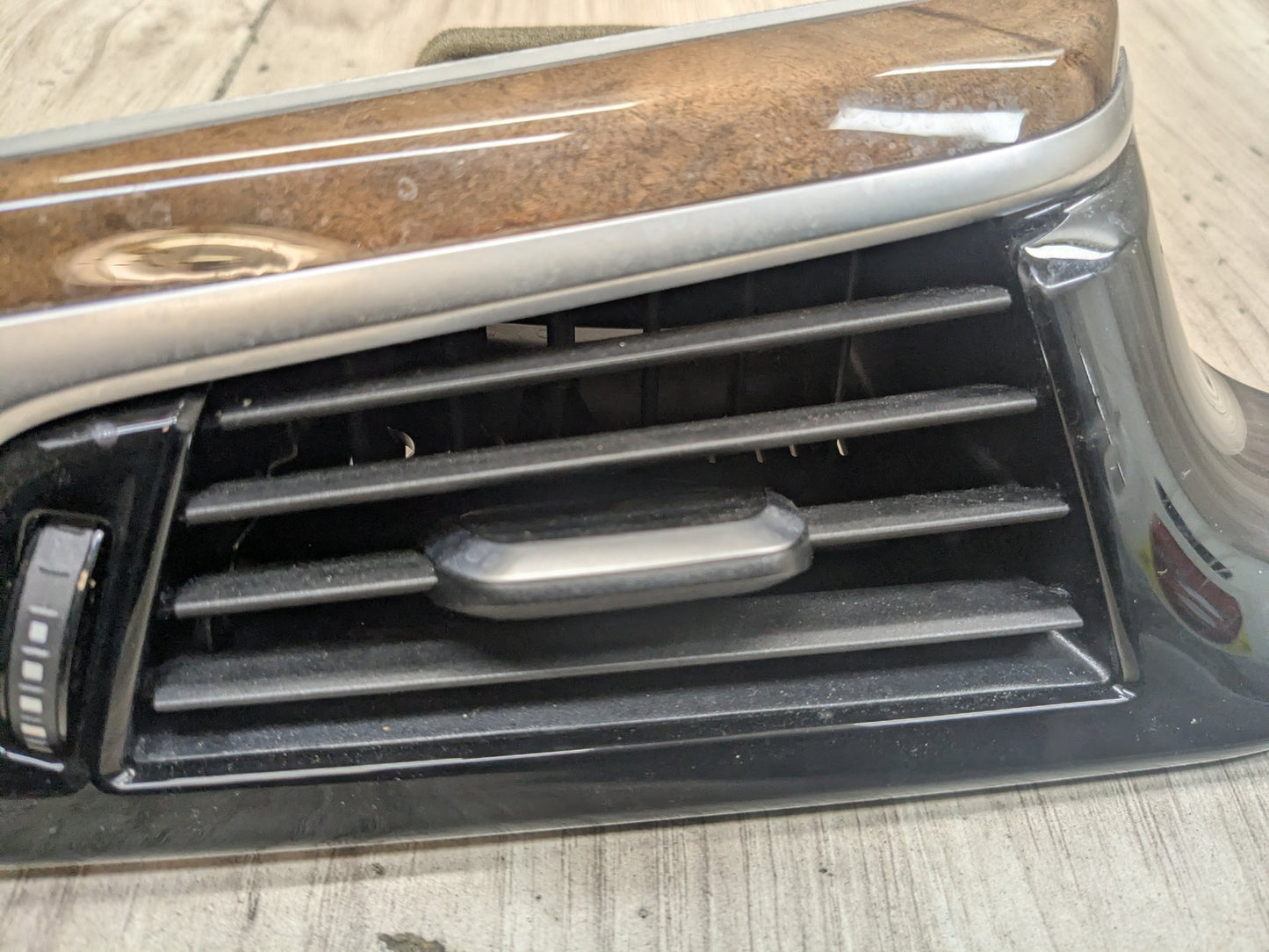 OEM BMW F90 M5 G30 G32 530 540 M550 640 Left Driver Side Air AC Vent Dash Grille