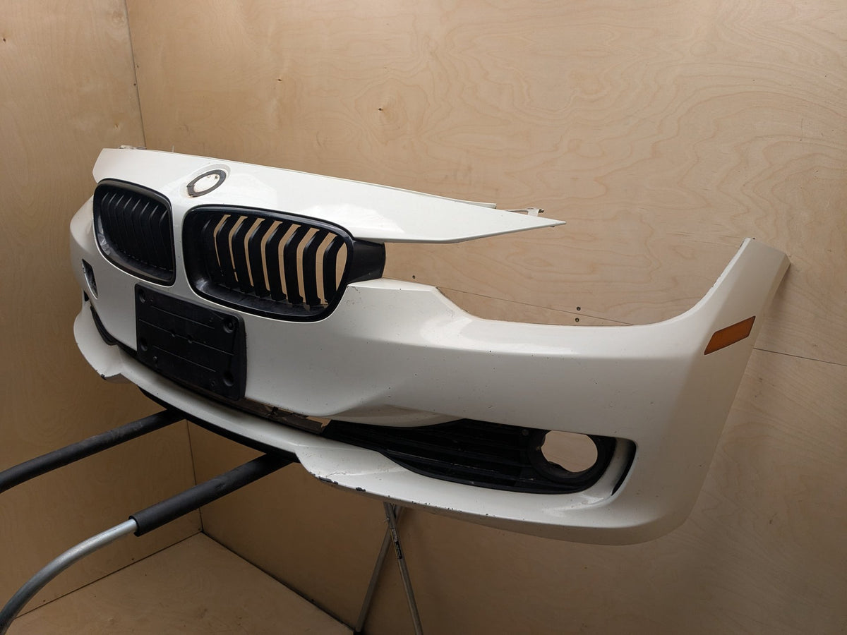 2012-2018 BMW 320i 328 335 F30 Front Bumper Cover White 300 Alpineweiss