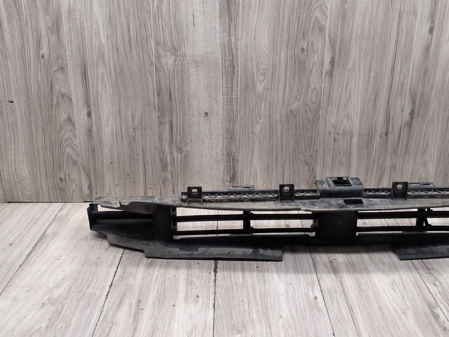 2016-2022 BMW 750i G12 Front Lower Radiator Air Flap Shutter 8091762 OEM