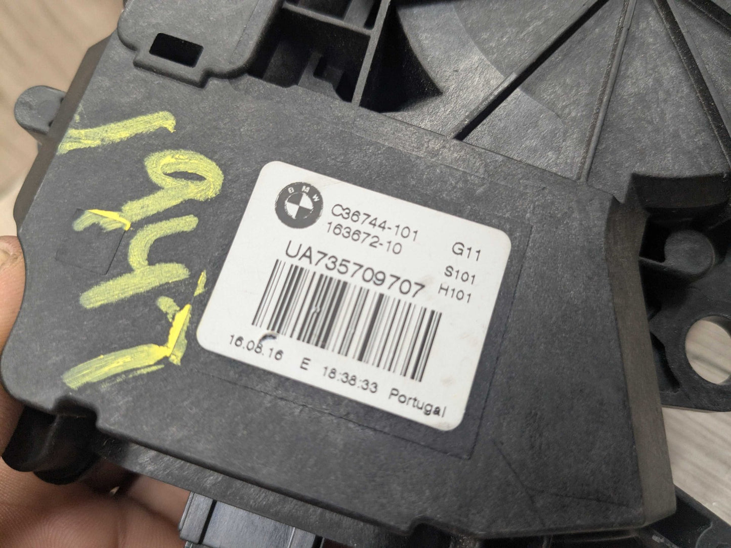 2017 BMW 750i G12 Liftgate Trunk Lid Liftgate Lock Latch Actuators SET 7441014 16-22 OEM BMW G11 G12 740 750 M760 Trunk Lid Power Lock Drive Actuator