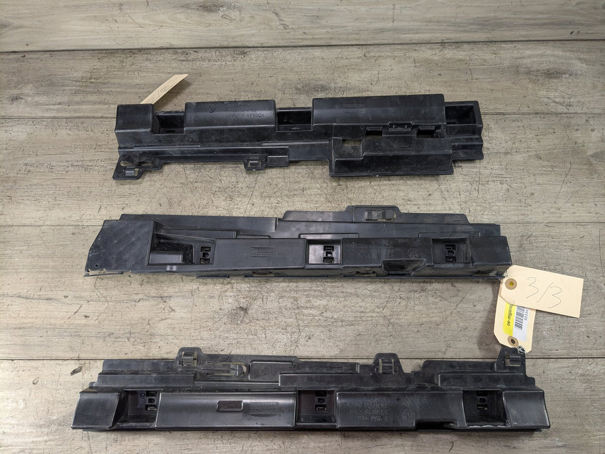 12-18 OEM BMW F30 F31 Left Driver Side Skirt Rocker Panel Bracket SET