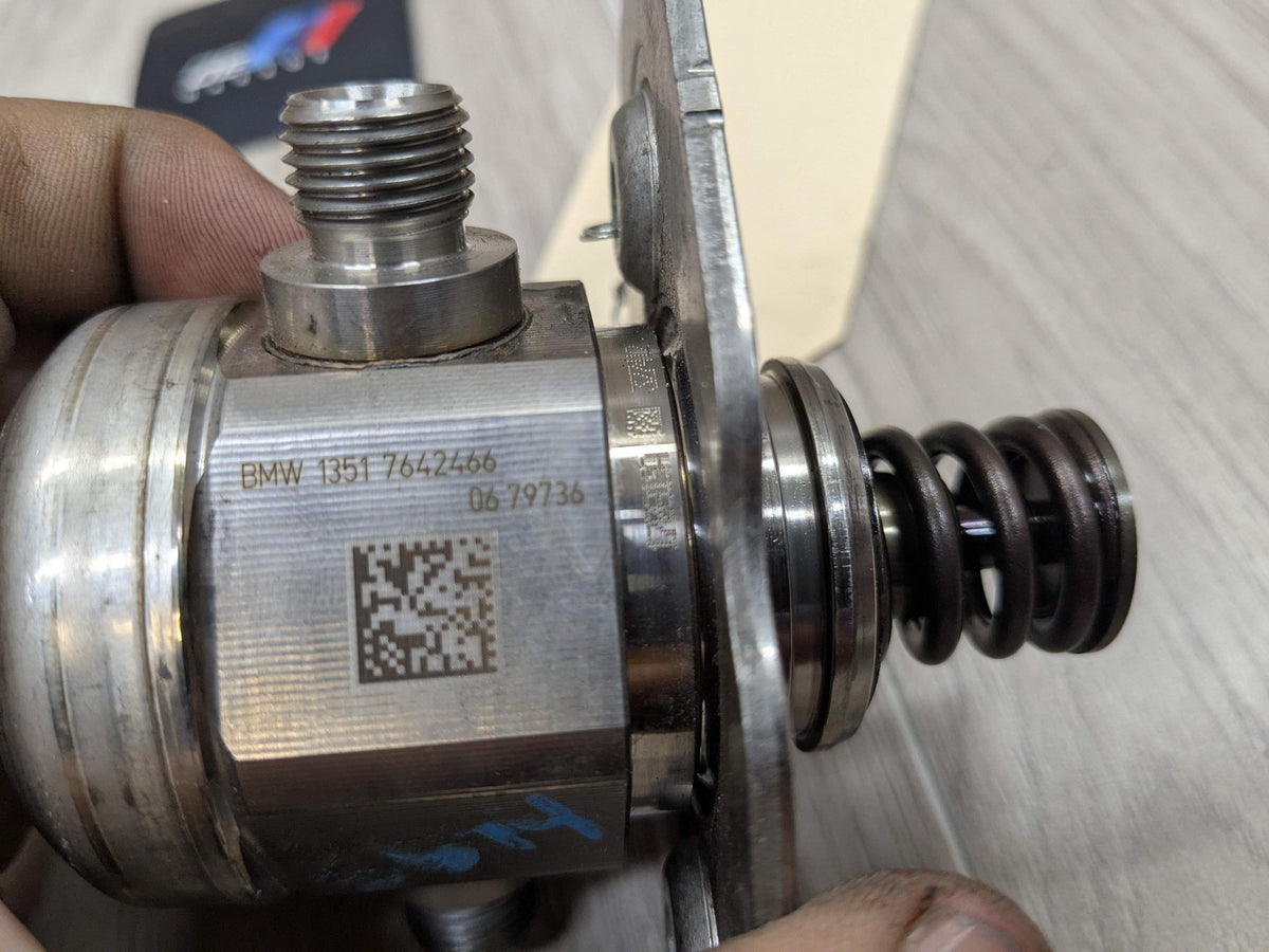 2018 BMW G01 X3 Engine Motor HPFP High Pressure Fuel Pump 7642466 OEM BMW G12 G30 G32 F22 F30 F32 F36 HPFP B46 B58 Engine High Pressure Fuel Pump