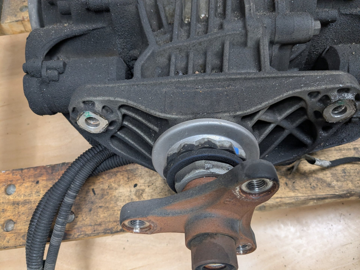 2015 BMW X6 Rear Axle Carrier Differential 97533k 7850170