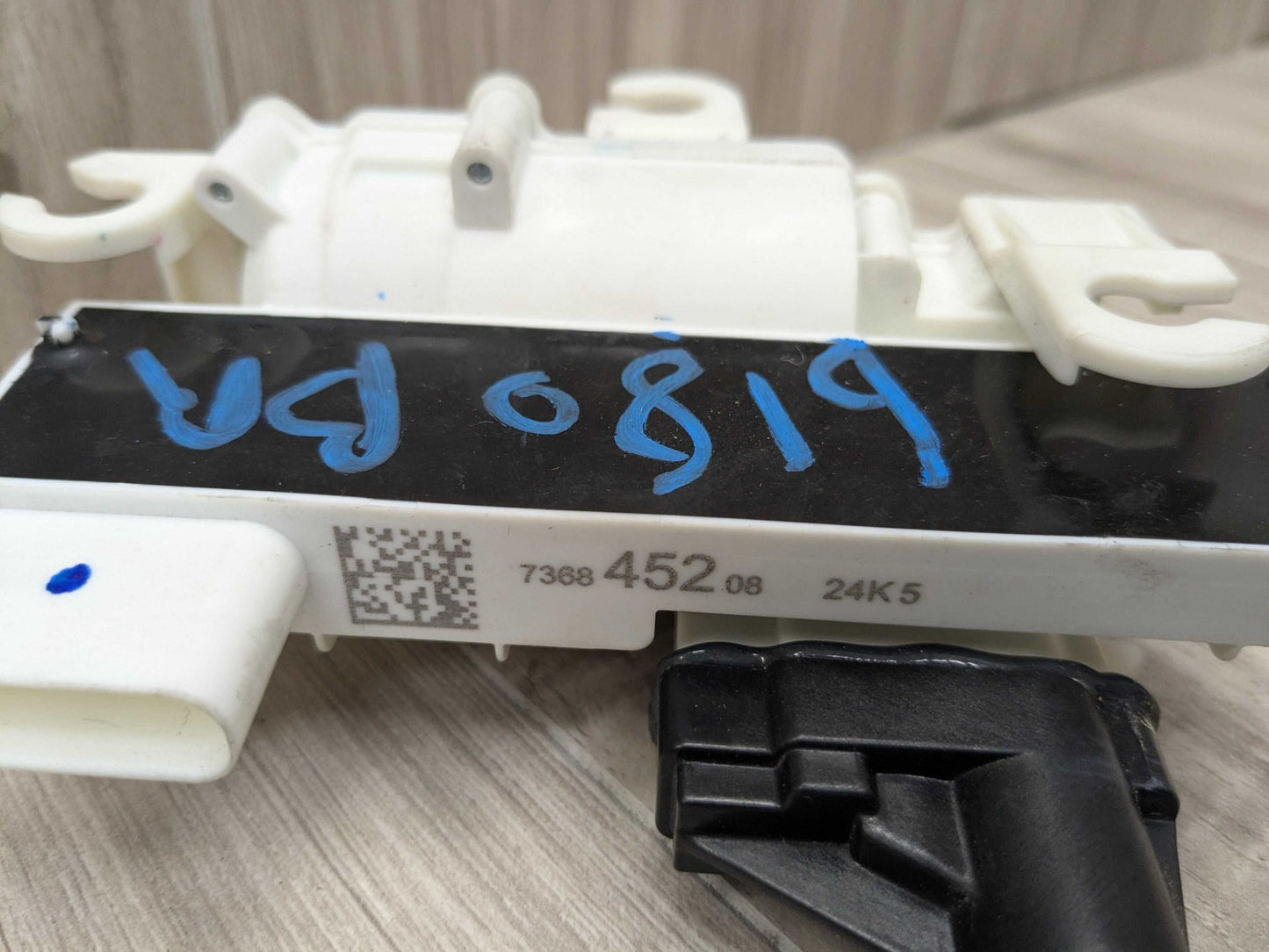 2016 BMW 750i G12 Front Right Passenger Door Latch Lock Actuator w/ Soft Close 2561898 16-22 OEM BMW G11 G12 FRONT RIGHT PASSENGER Door Lock Latch Actuator SOFT CLOSE