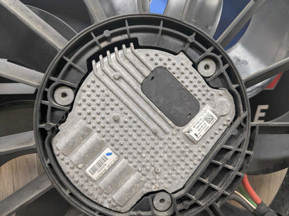 2017 BMW 750i G12 Radiator Fan Shroud Housing w/ Motor 8619625 OEM BMW G12 740 750 G30 530 Engine Radiator Cooling Fan Shroud Motor 850W