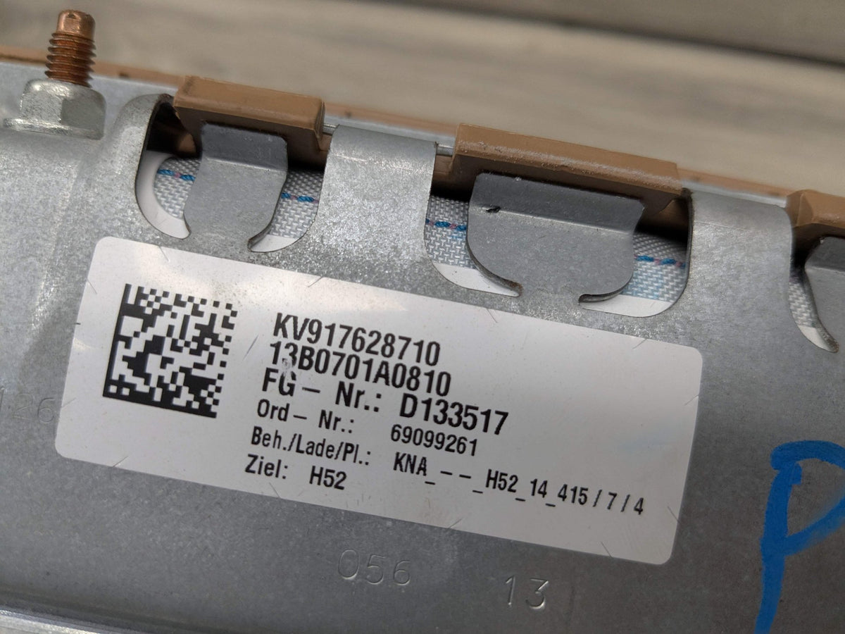 2013 BMW 750Li F02- Unknown PN: 9176287