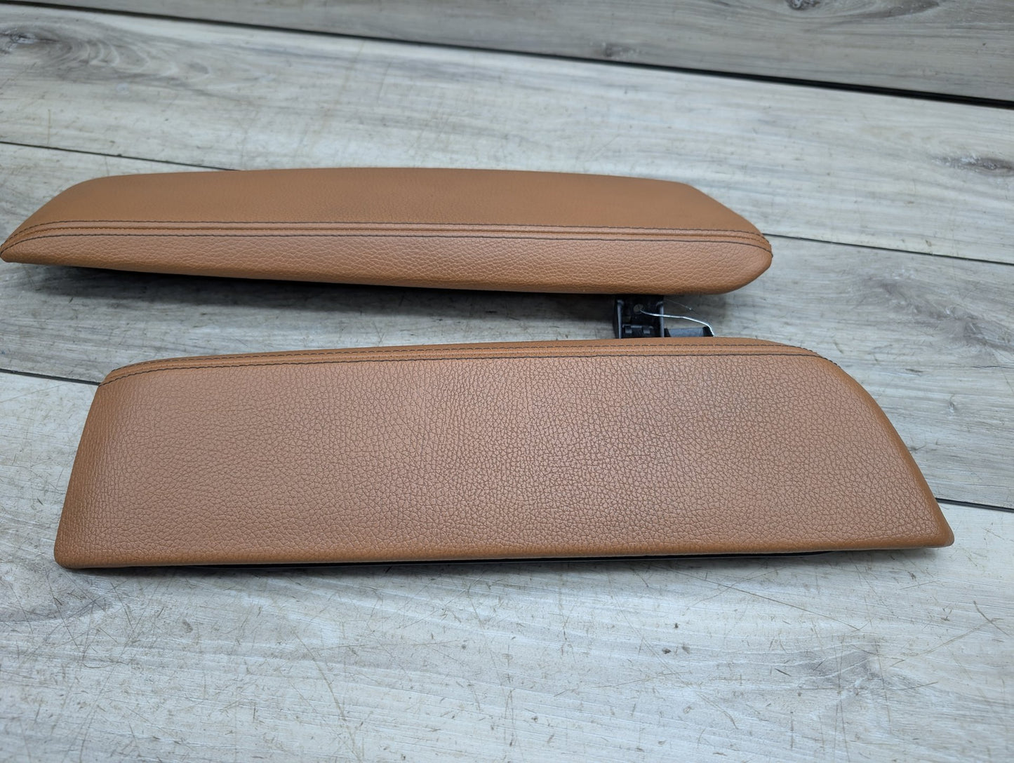 2017-2023 BMW 530i G30 Center Console Armrest Arm Rest 9388142