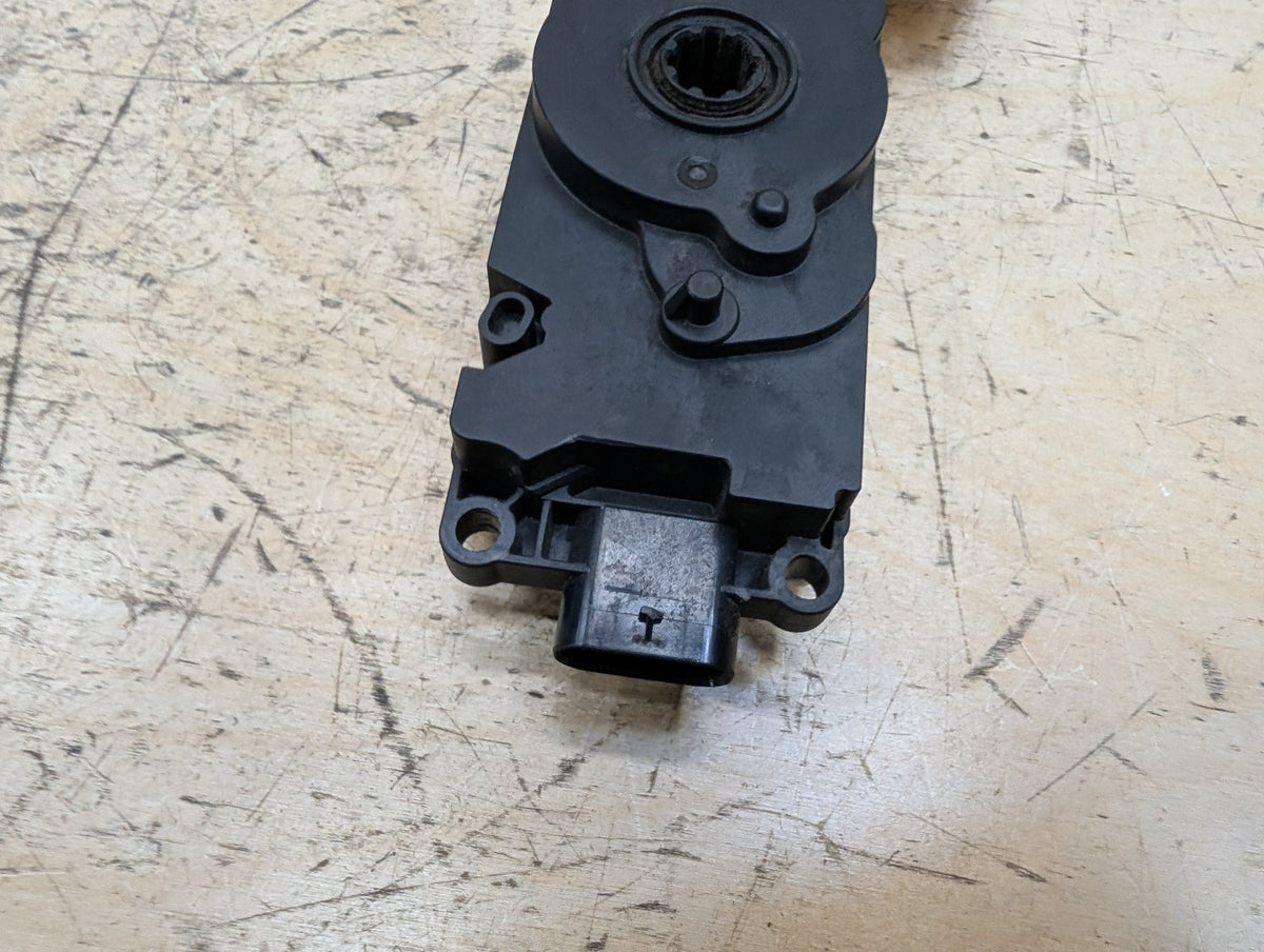 OEM BMW G05 G07 G12 G20 330 M340 X5 X7 Front Upper Grille Shutter Motor Actuator