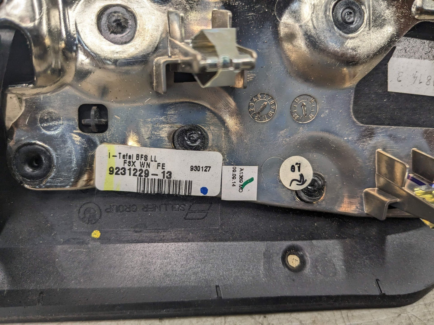 2015 BMW 328i F31 Front Rear Left Right Interior Door Panel Trims SET 9231229 ENGINE COOLANT PUMP: The elec rical connec or o he engine coolan pump could become damaged. Small drops o liquid rom he posi i e crankcase en ila ion (PCV) sys em could drip dow