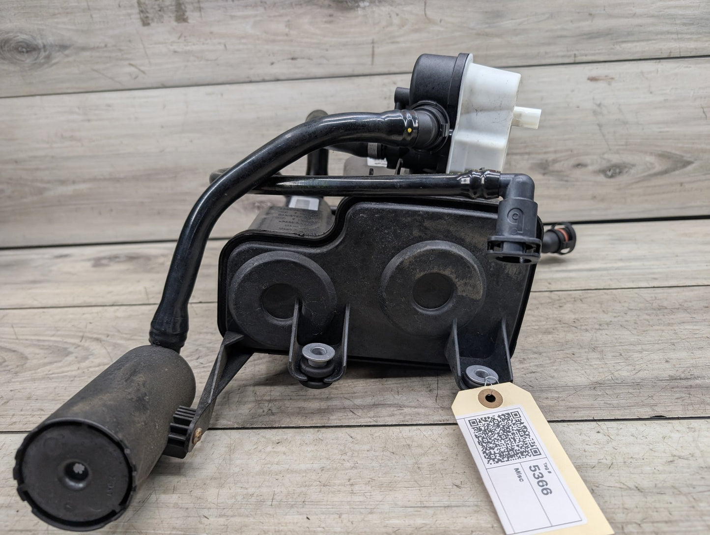 2007-2013 BMW X5 E70 Fuel Vapor Charcoal Canister 7164407